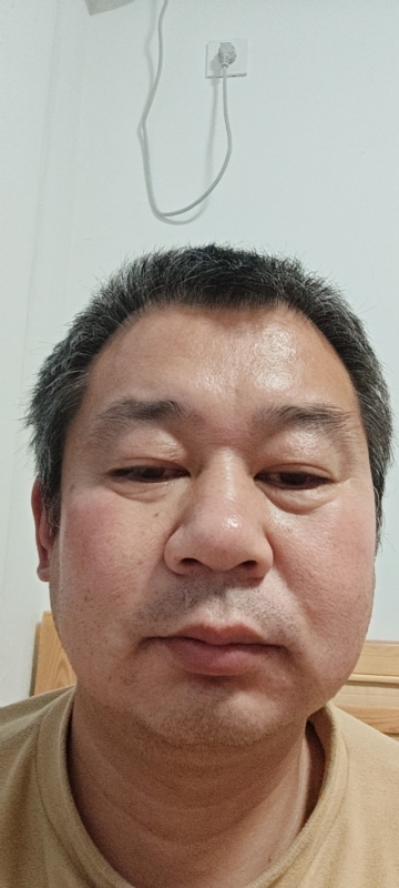 龙万的第一张照片--汕头相亲服务中心