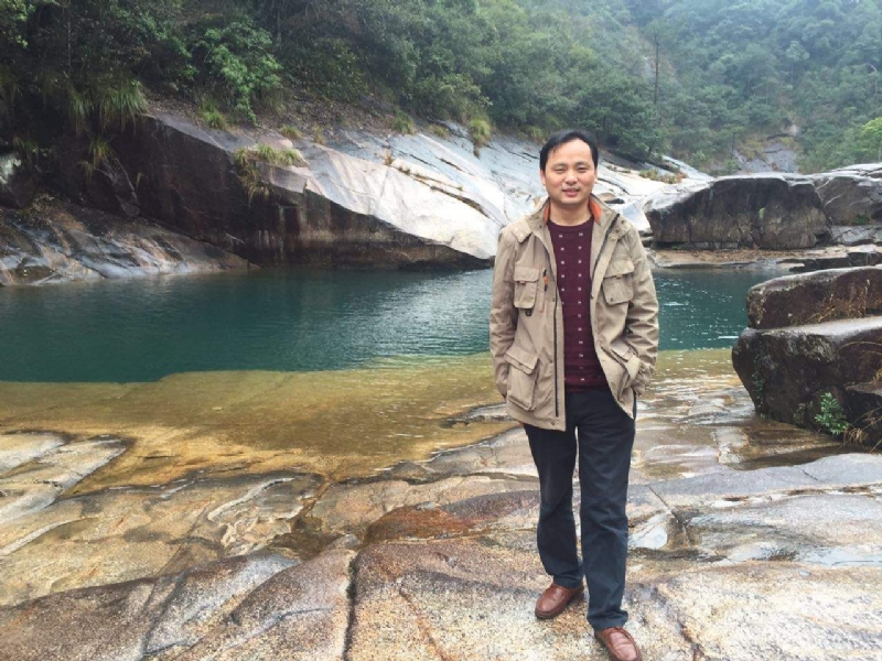 龙行天下的第一张照片--汕头相亲服务中心