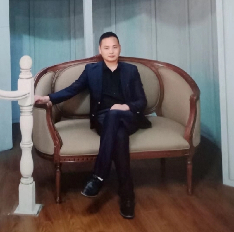 龙行天下的第二张照片--汕头相亲服务中心