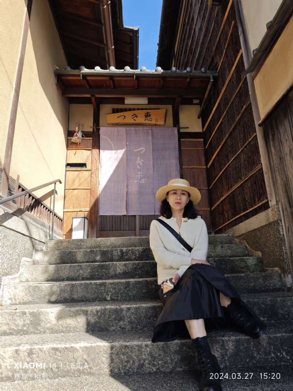 踱着方步的猫小姐的第一张照片--汕头相亲服务中心