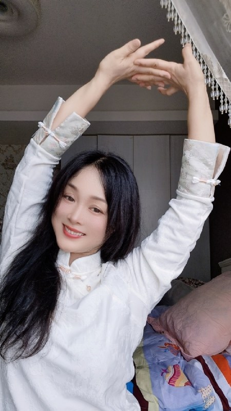 伊伊的第三张照片--汕头相亲服务中心