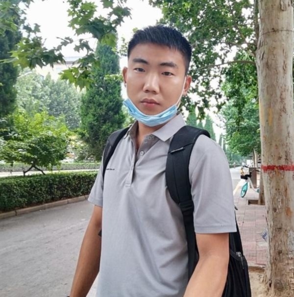 90年男征婚的第一张照片--汕头相亲服务中心