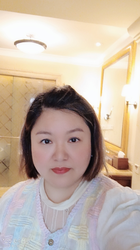 衎静玲瓏的第二张照片--汕头相亲服务中心