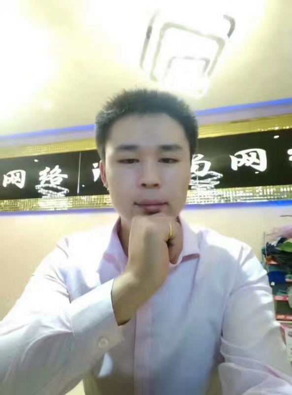 沉默寡言的第一张照片--汕头相亲服务中心