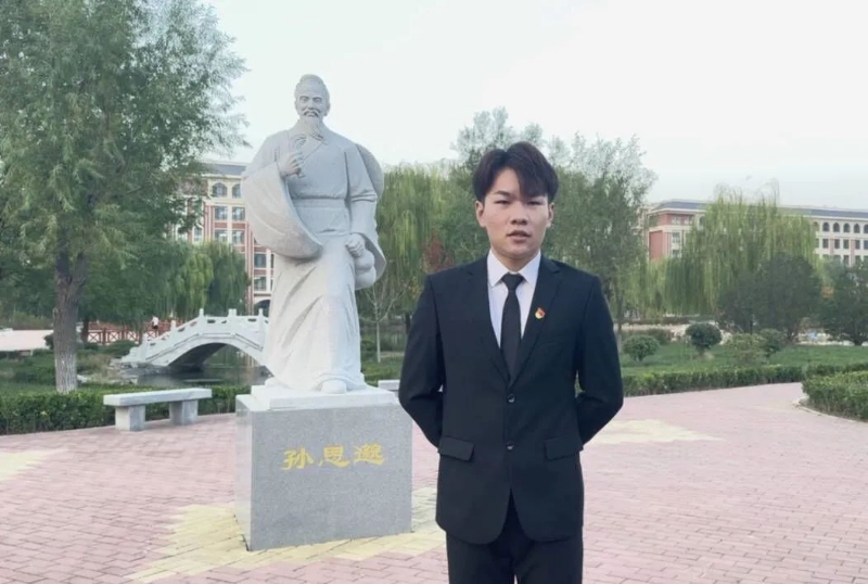 尚明月的第一张照片--汕头相亲服务中心