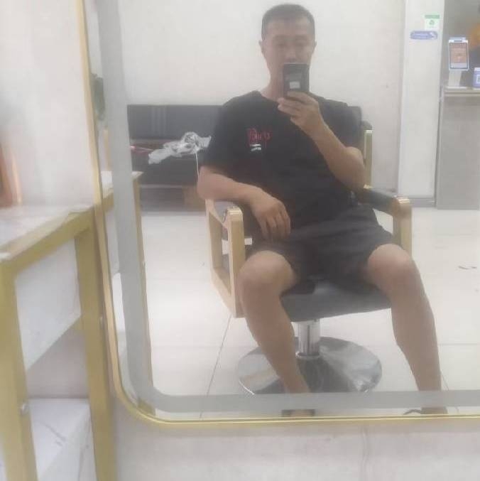 闫杰的第一张照片--汕头相亲服务中心