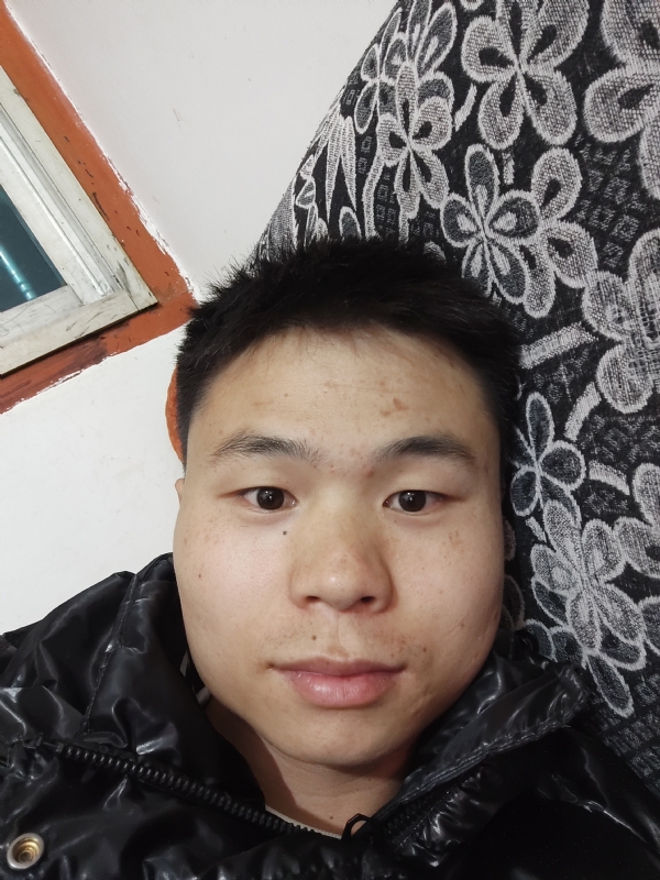 麒麟区幼儿园扛把子的第三张照片--汕头相亲服务中心