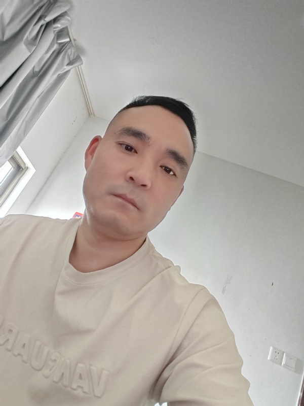 小锋的第一张照片--汕头相亲服务中心