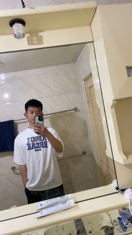 哈哈的第一张照片--汕头相亲服务中心