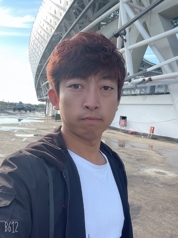 绅士大男孩的第一张照片--汕头相亲服务中心