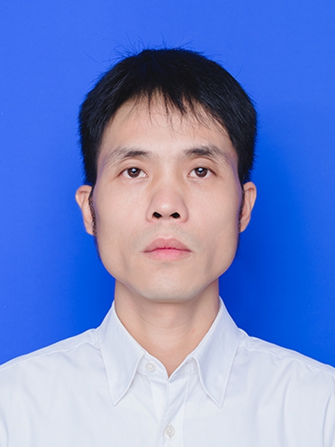 魅力中年的第一张照片--汕头相亲服务中心