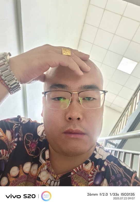 一生诺言的第五张照片--汕头相亲服务中心