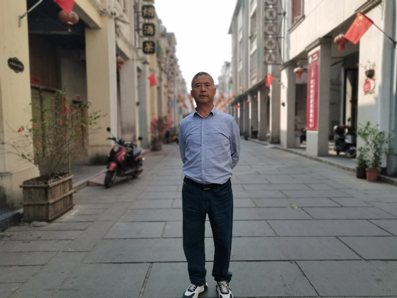 一粒尘埃的第一张照片--汕头相亲服务中心