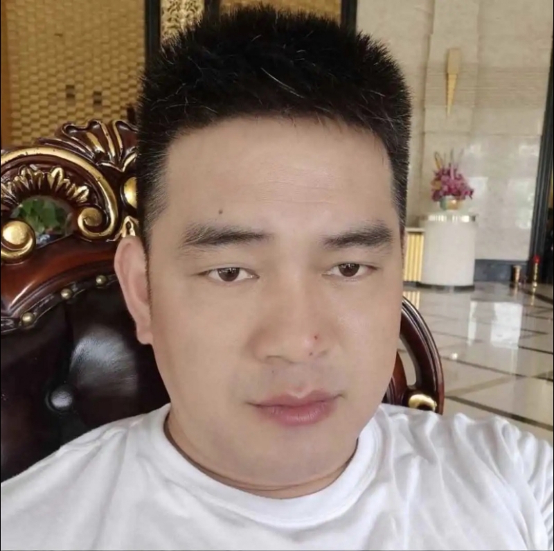 随风的第一张照片--汕头相亲服务中心