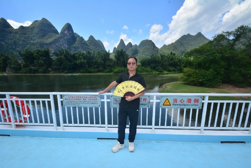 沙漠海的第四张照片--汕头相亲服务中心