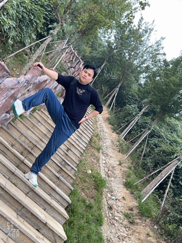 择一人白头偕老的第二张照片--汕头相亲服务中心