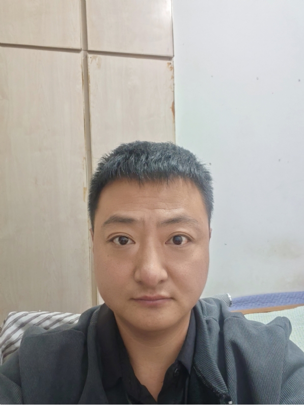 追爱大叔的第一张照片--汕头相亲服务中心