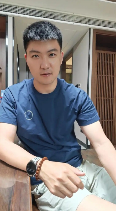 大鹏展翅的第三张照片--汕头相亲服务中心