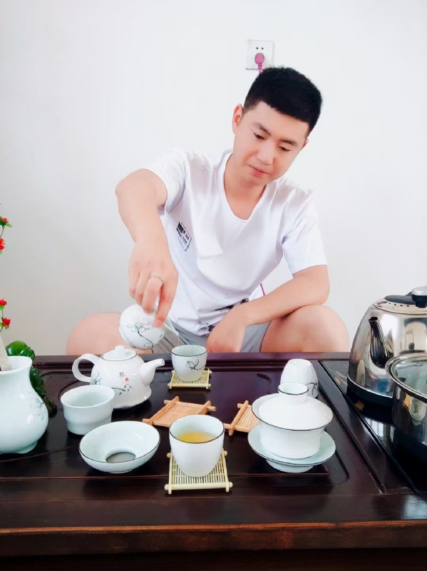 日月的第一张照片--汕头相亲服务中心