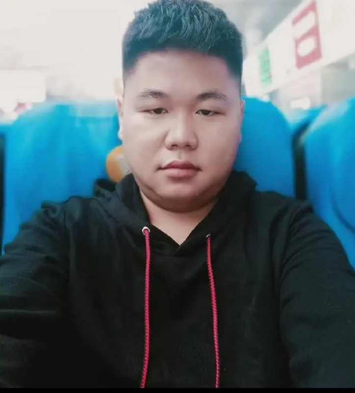 黄斌的第一张照片--汕头相亲服务中心