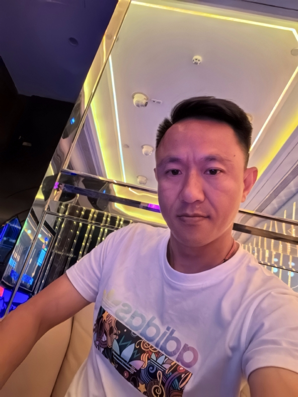 辞岸的第一张照片--汕头相亲服务中心