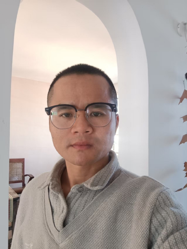 戴戴的第二张照片--汕头相亲服务中心